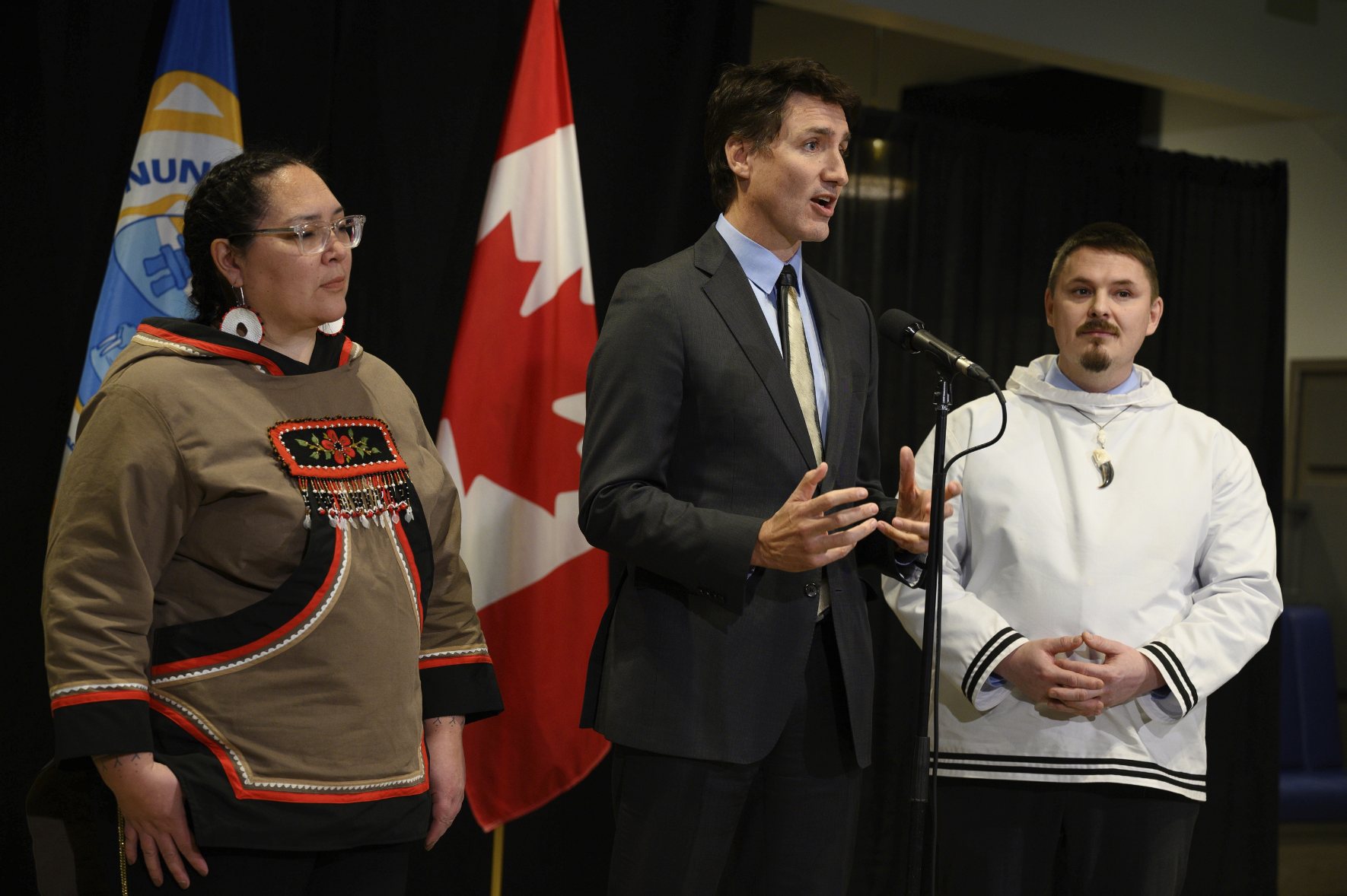 Canada geeft Nunavut beheer over eigen grondgebied Canada geeft Nunavut beheer over eigen grondgebied