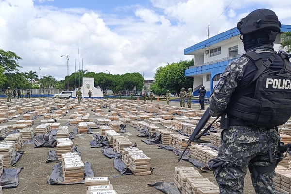 Ecuador doet grootste drugsvangst in geschiedenis land