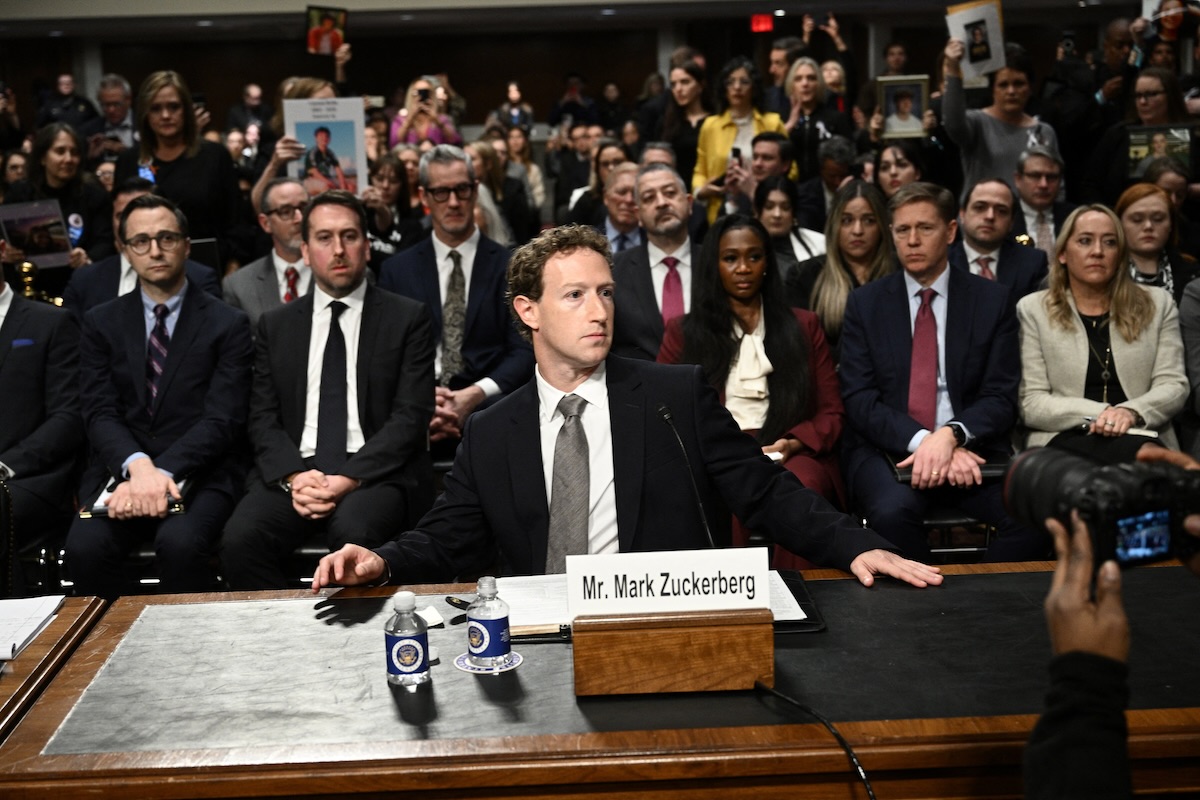 Mark Zuckerberg maakt excuses voor mentale schade bij kinderen door sociale media