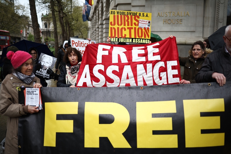 Julian Assange voor het eerst in vijftien jaar weer terug in Australië