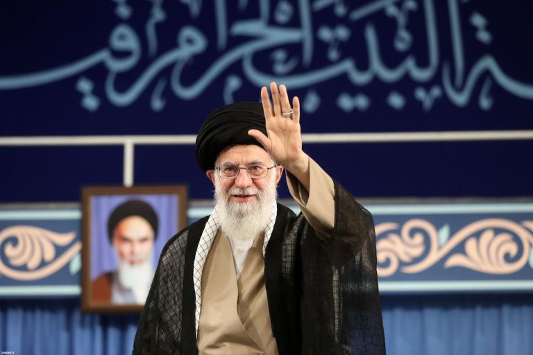 Iran roept op tot wraak na de dood van de legerleider van Hezbollah