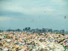 De nieuwe technologie die al het plastic kan recyclen – steeds opnieuw