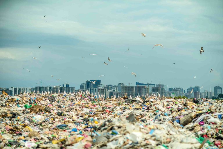 De nieuwe technologie die al het plastic kan recyclen – steeds opnieuw