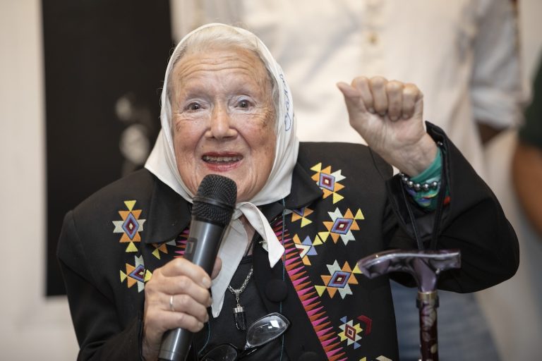 Argentinië: Nora Cortiñas, gezicht van de Dwaze Moeders, overleden