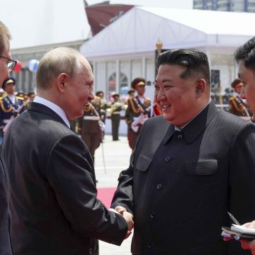 Poetin prijst Pyongyang voor steun aan Rusland tijdens staatsbezoek in Noord-Korea