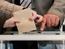 ‘Algemene verkiezingen zijn een aanfluiting voor de democratie’