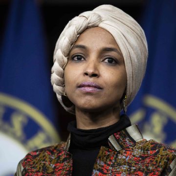 Ilhan Omar: ‘Zet de deur wijder open voor vluchtelingen’