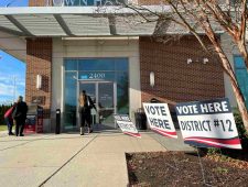 Vrouwen in de Amerikaanse verkiezingen zijn het doelwit van bedreigingen vol vrouwenhaat