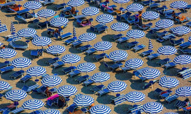Waarom de eeuwige kritiek op toeristen onterecht is