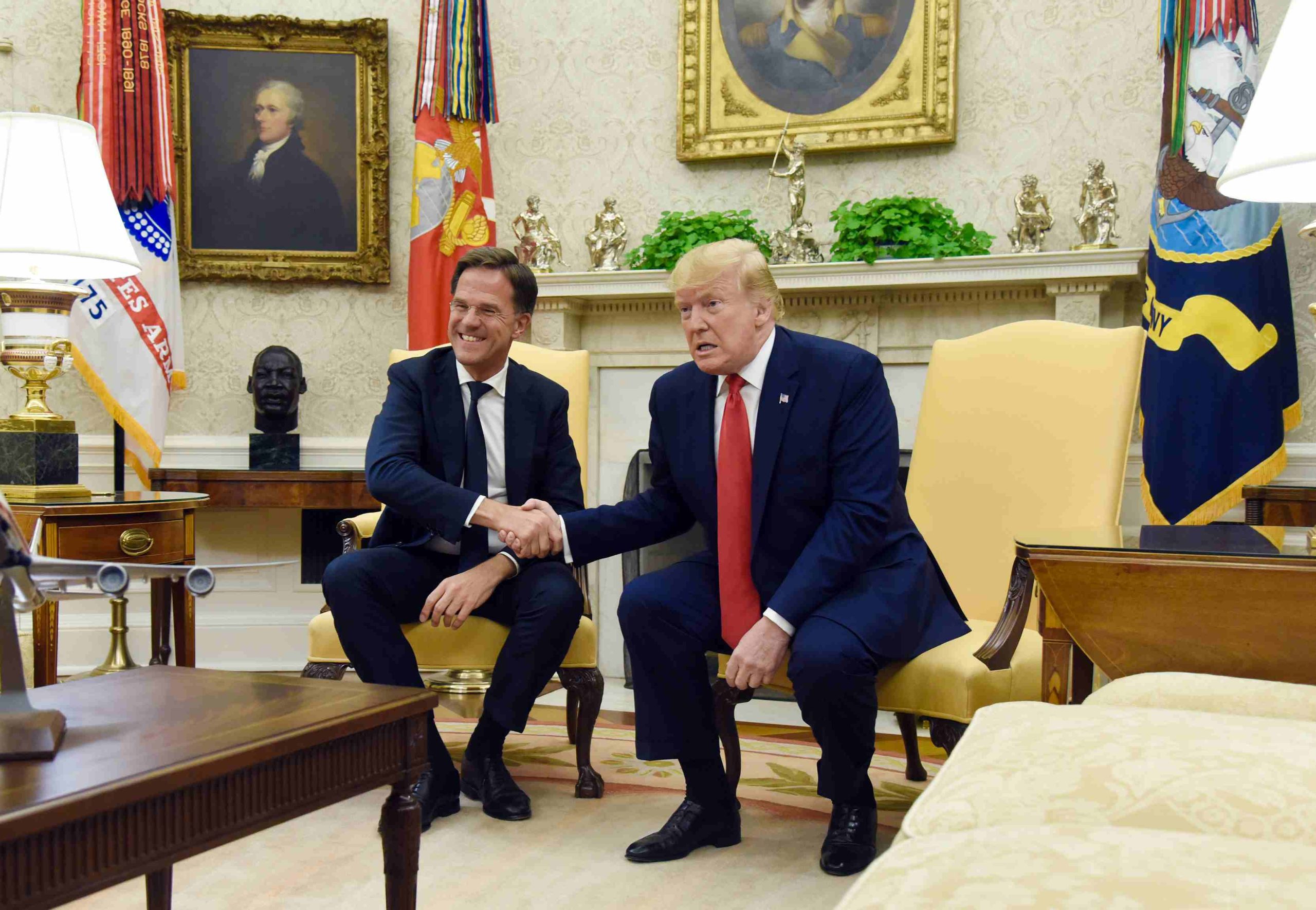 VS: Trump belooft Kyiv ‘groot aantal wapens’ en dreigt Moskou met nieuwe sancties