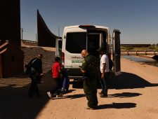 Daniel Ortega gebruikt illegale migratiestroom naar de VS als politiek wapen