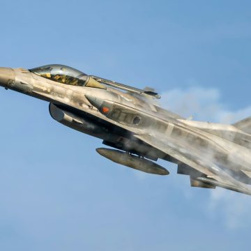 Oekraïne: F-16 neergestort bij afslaan Russische aanval