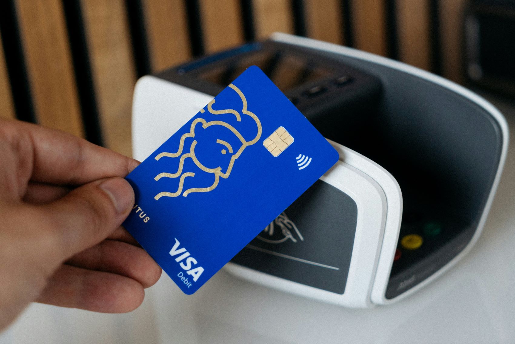 Amerikaanse overheid onderneemt juridische stappen tegen Visa