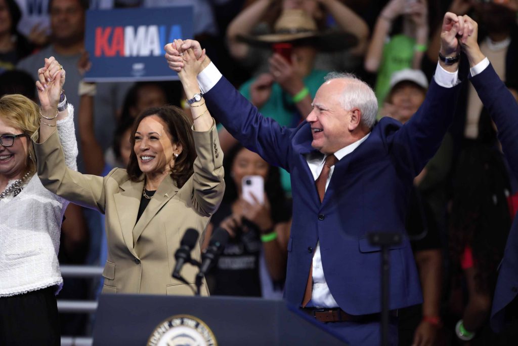 Kamala Harris Tim Walz 53915639353 1