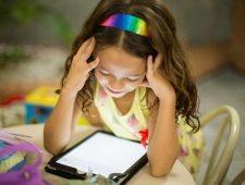 Waarom beschermen techbazen hun kinderen tegen hun eigen producten?