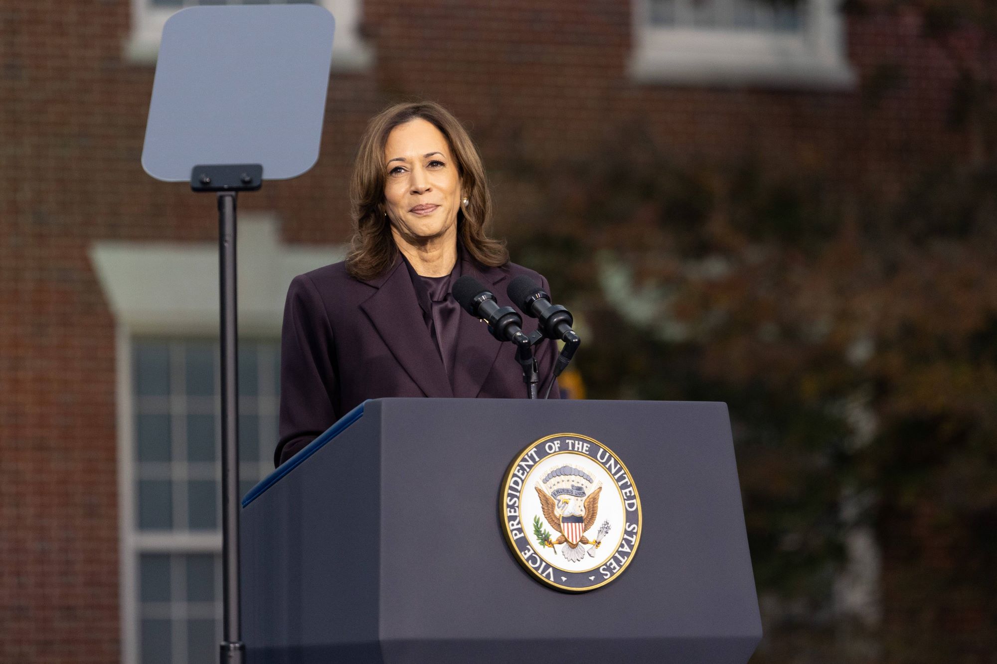 VS: Kamala Harris geeft nederlaag toe in toespraak