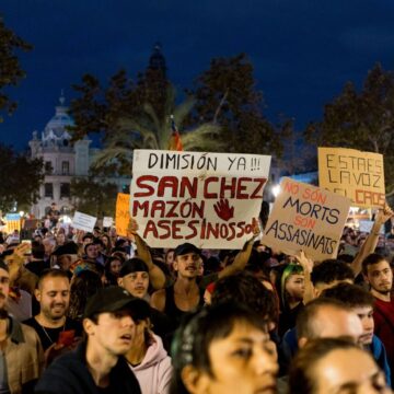 Valencia: tienduizenden eisen dat voorzitter van regionale regering aftreedt