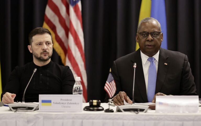 Zelensky roept Westen op meer hulp en troepen te leveren voordat Trump aantreedt