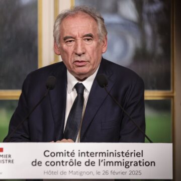 Frankrijk: premier François Bayrou wil akkoorden met Algerije herzien