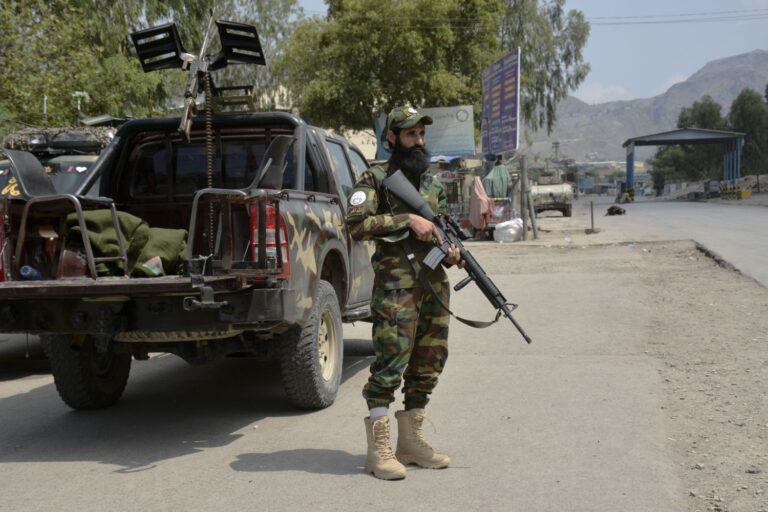 Eén dode en enkele gewonden na vuurgevecht aan grens Afghanistan en Pakistan