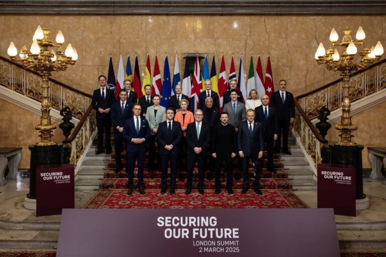 Groot-Brittannië neemt het voortouw op Europese defensietop in Londen