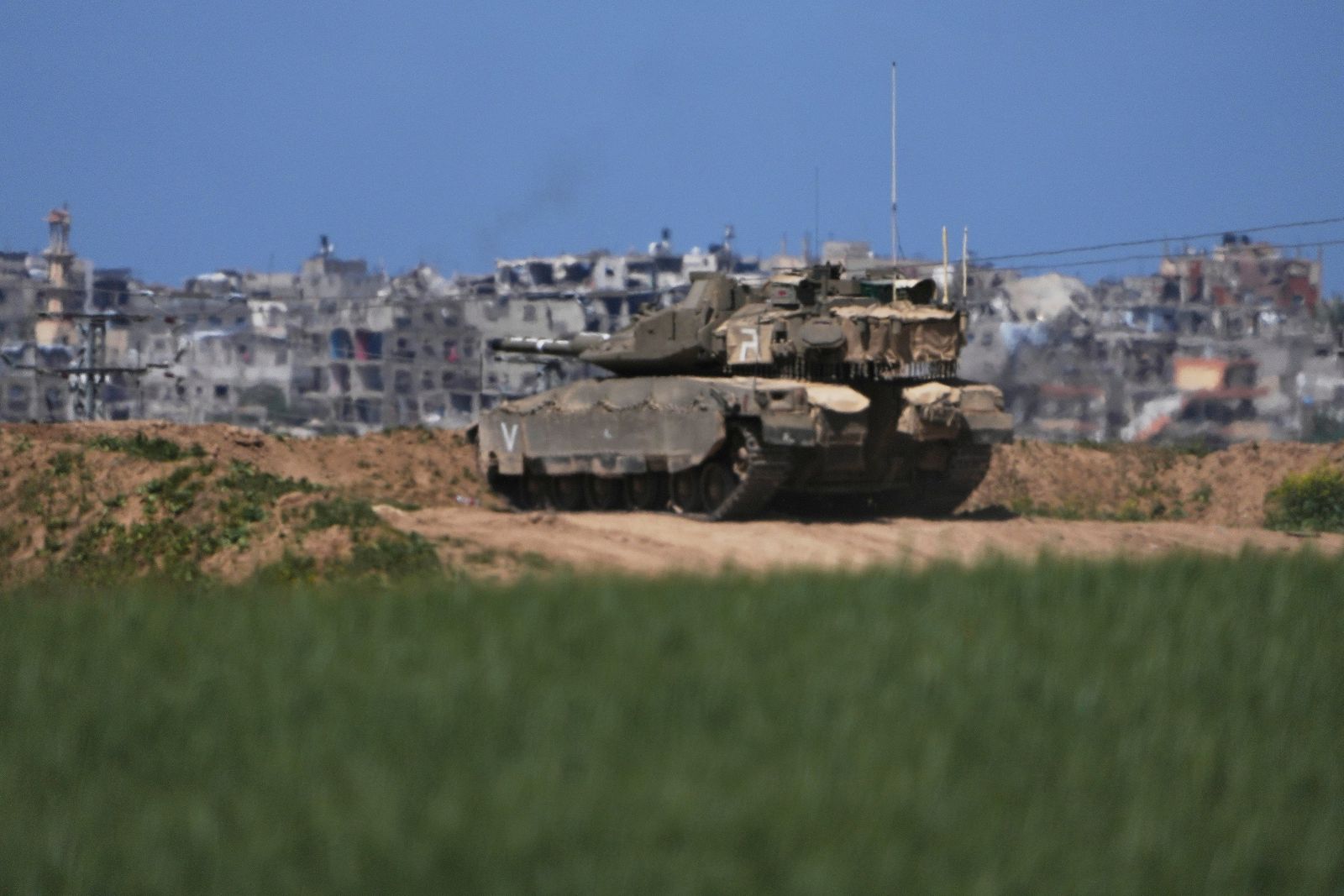 Na luchtaanvallen zet Israël nu ook grondoperaties in Gaza voort