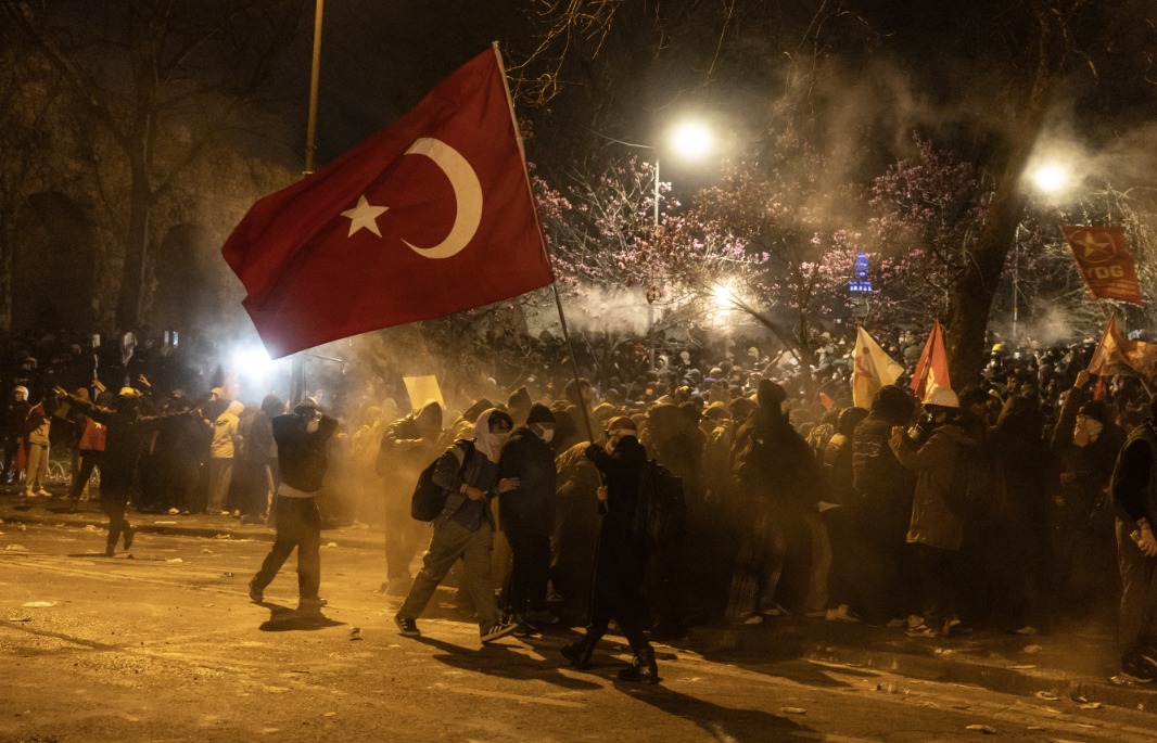 Turkije: arrestatie van de burgemeester van Istanbul ontketent demonstraties Protesten in Istanbul tegen de arrestatie van burgemeester Ekrem Imamoglu