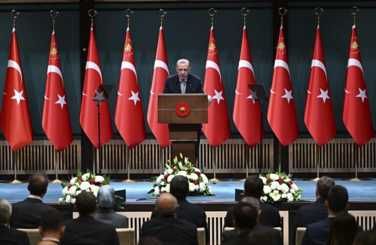 Turkije vaardigt arrestatiebevel uit tegen Netanyahu en andere Israëliërs Turkije vaardigt arrestatiebevel uit tegen Netanyahu en andere Israëliërs