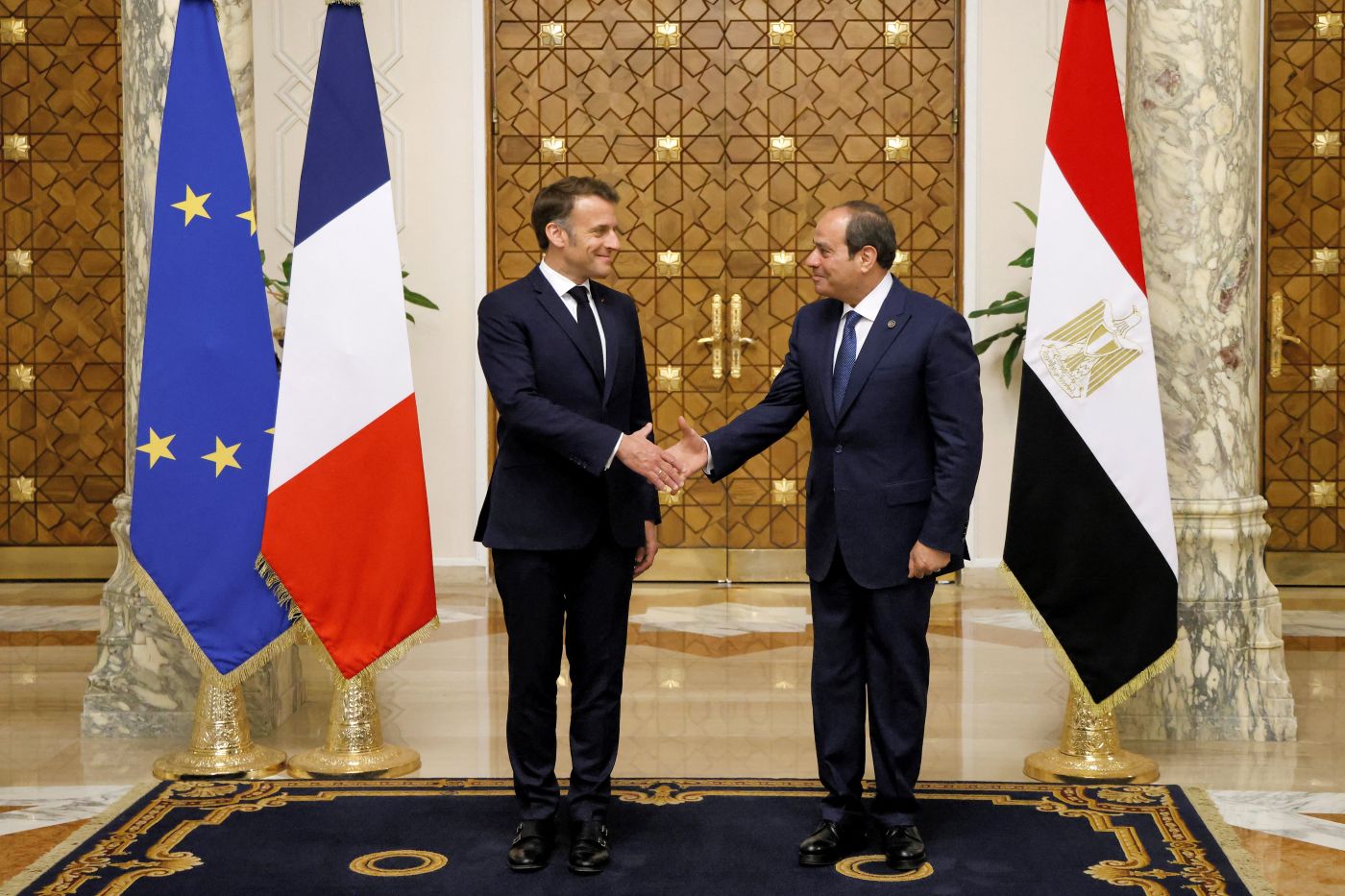Emmanuel Macron op bezoek in Egypte om een top over Gaza bij te wonen