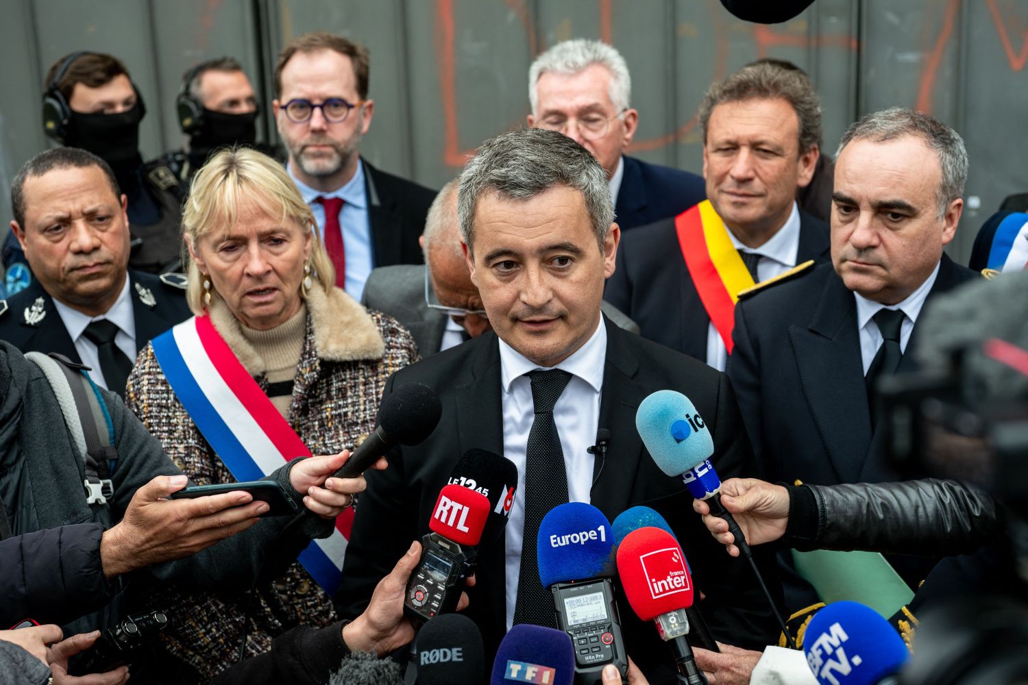 Geweld in Frankrijk: aanvallen op meerdere gevangenissen, personeel geïntimideerd Geweld in Frankrijk: aanvallen op meerdere gevangenissen, personeel geïntimideerd