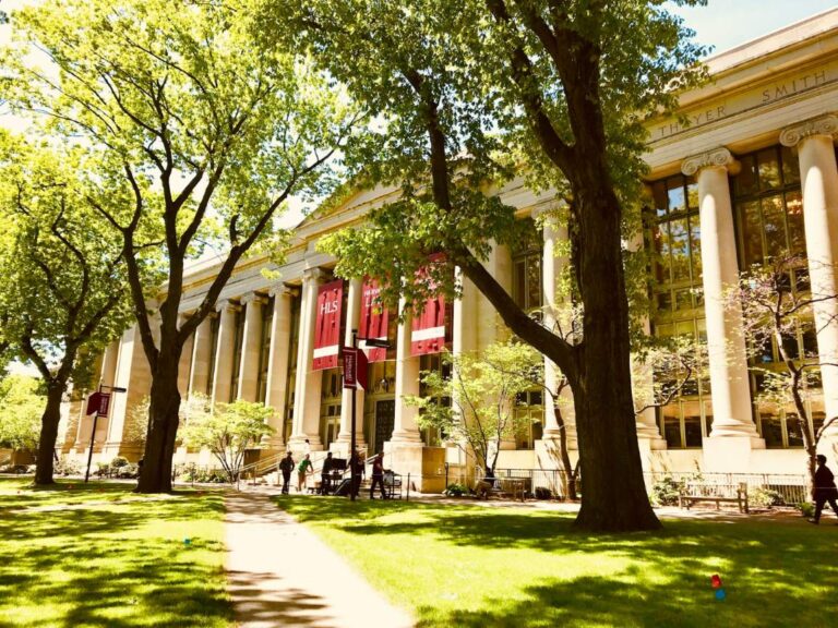 VS: federale rechter blokkeert besluit over buitenlandse studenten aan Harvard