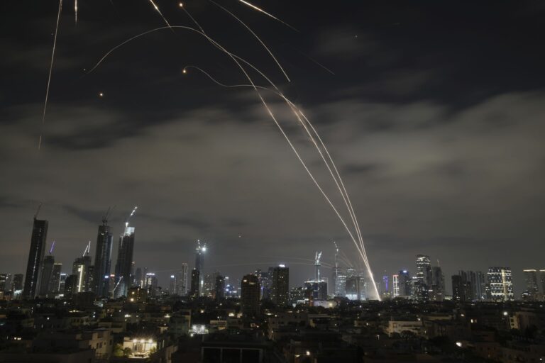 Israël en Iran zetten vijandelijkheden voort
