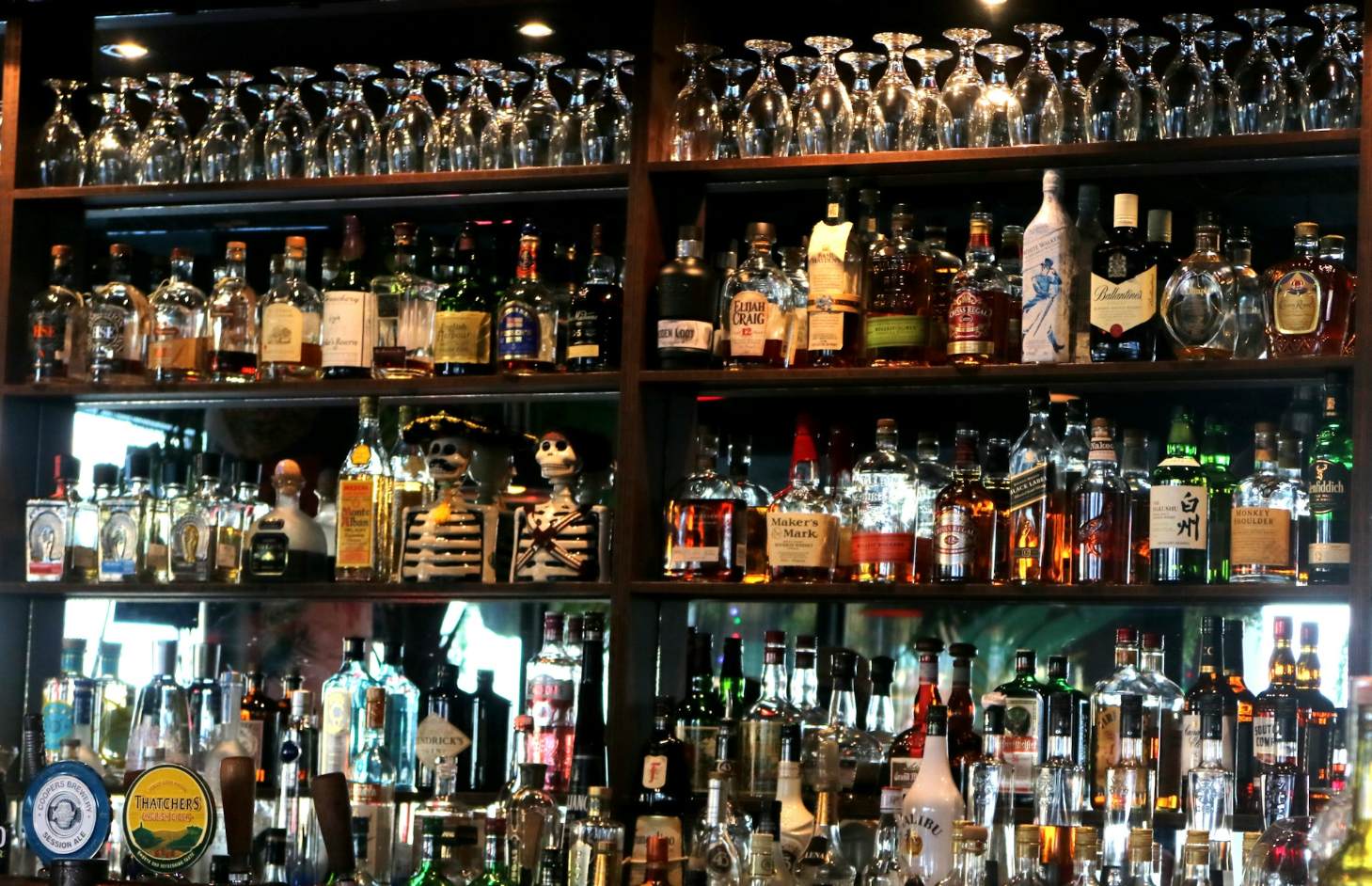 Waarom veel alcohol drinken economisch verantwoord is