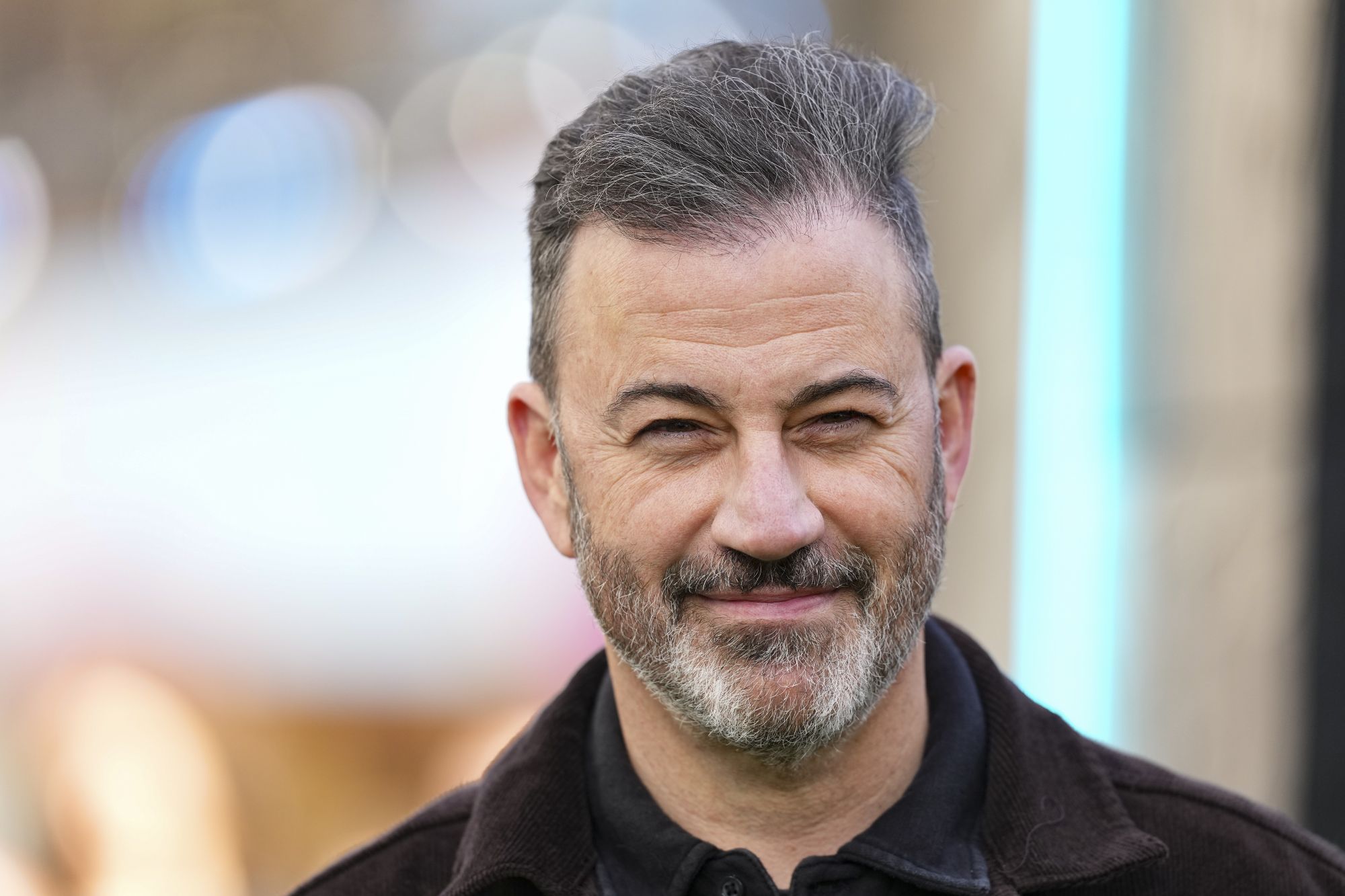 Komiek Jimmy Kimmel geschorst na uitspraken over moord op Charlie Kirk Komiek Jimmy Kimmel geschorst na uitspraken over moord op Charlie Kirk