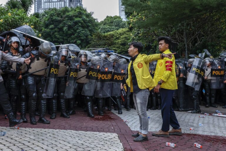 Indonesië: bevolking massaal de straat op uit protest tegen lage lonen