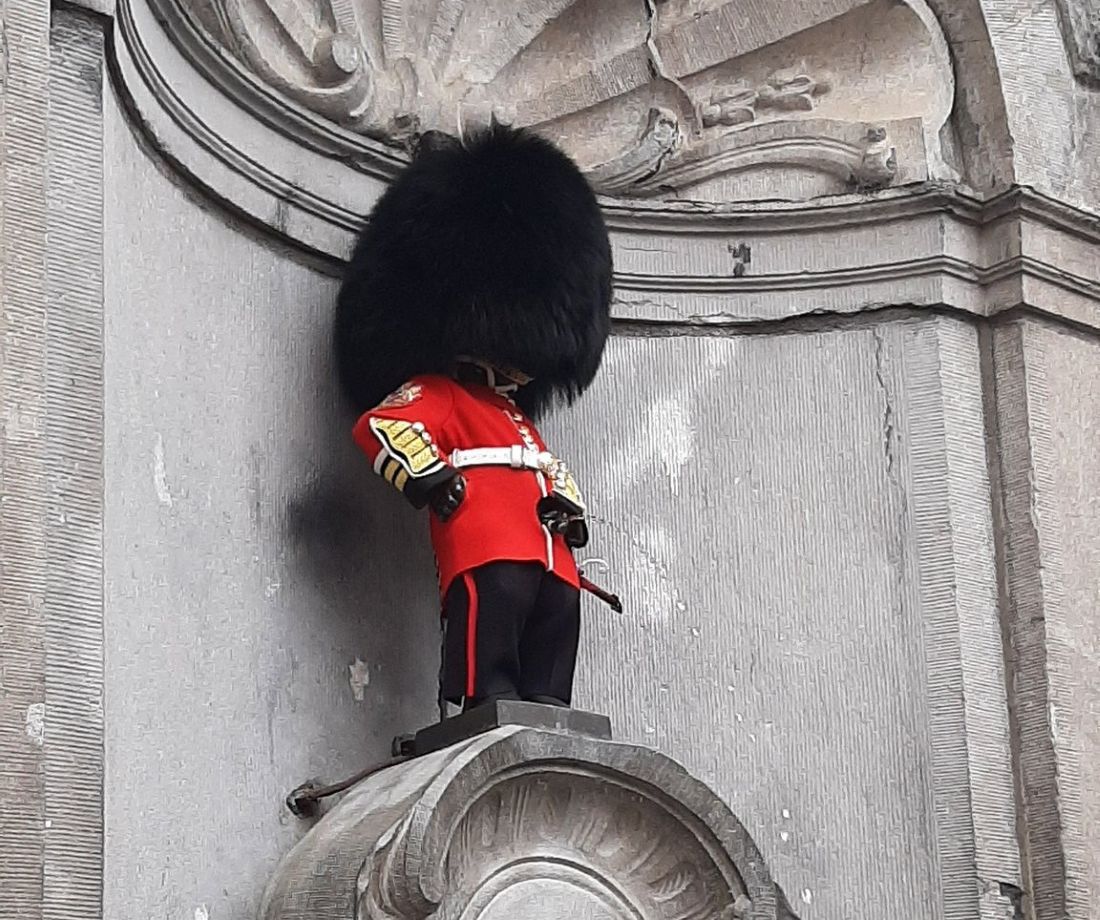 Manneken Pis krijgt na tachtig jaar eindelijk nieuw kostuum Manneken Pis krijgt na tachtig jaar eindelijk nieuw kostuum
