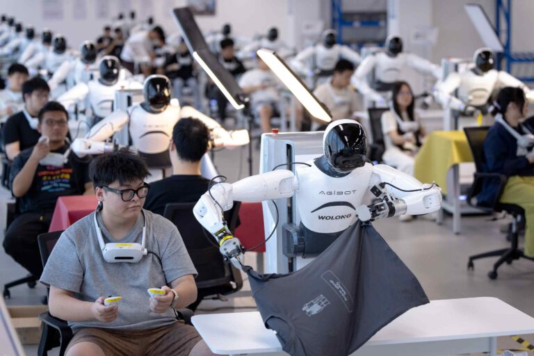 In China gaan humanoïde robots naar school
