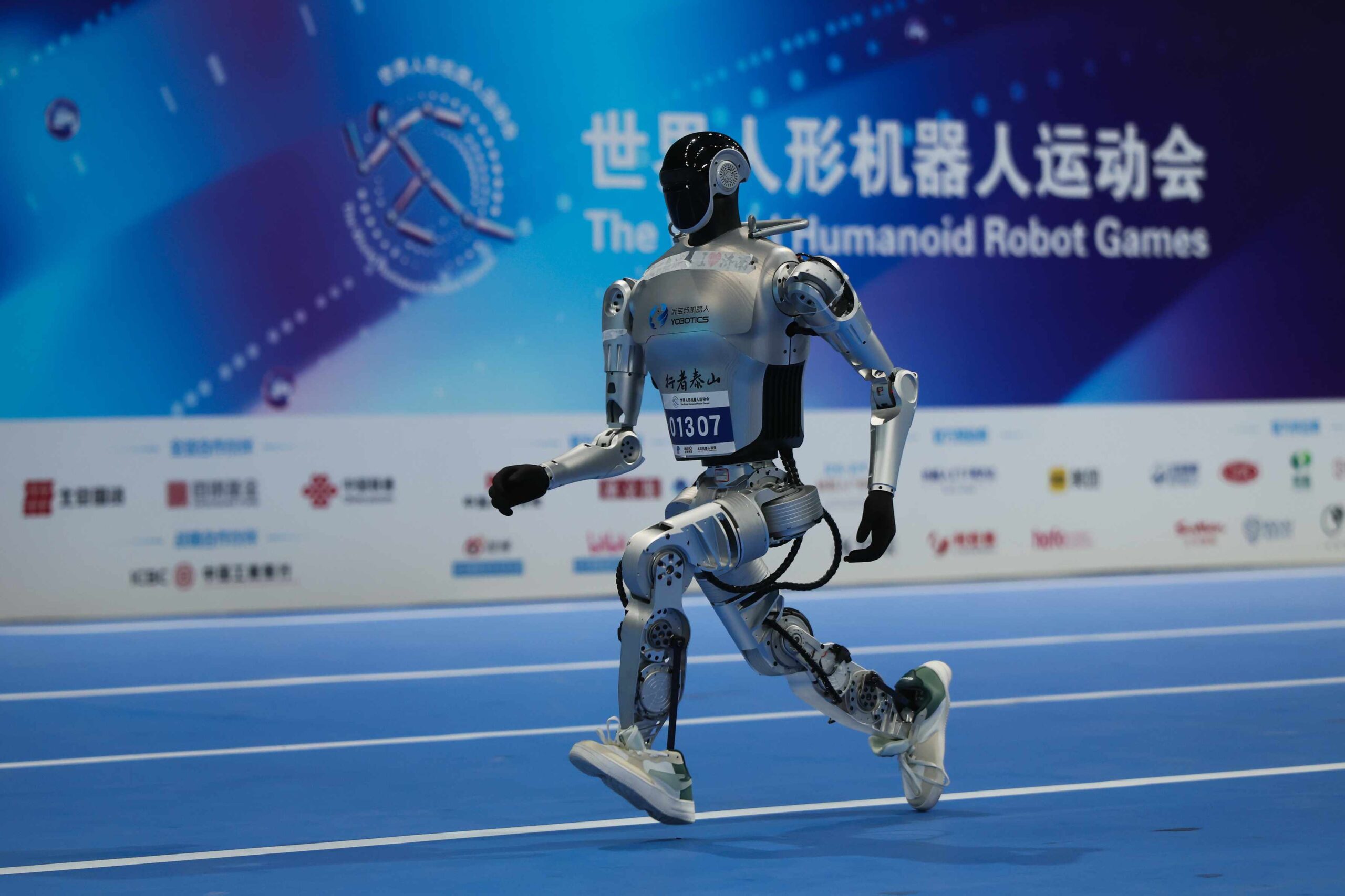 Usain Robot scaled
