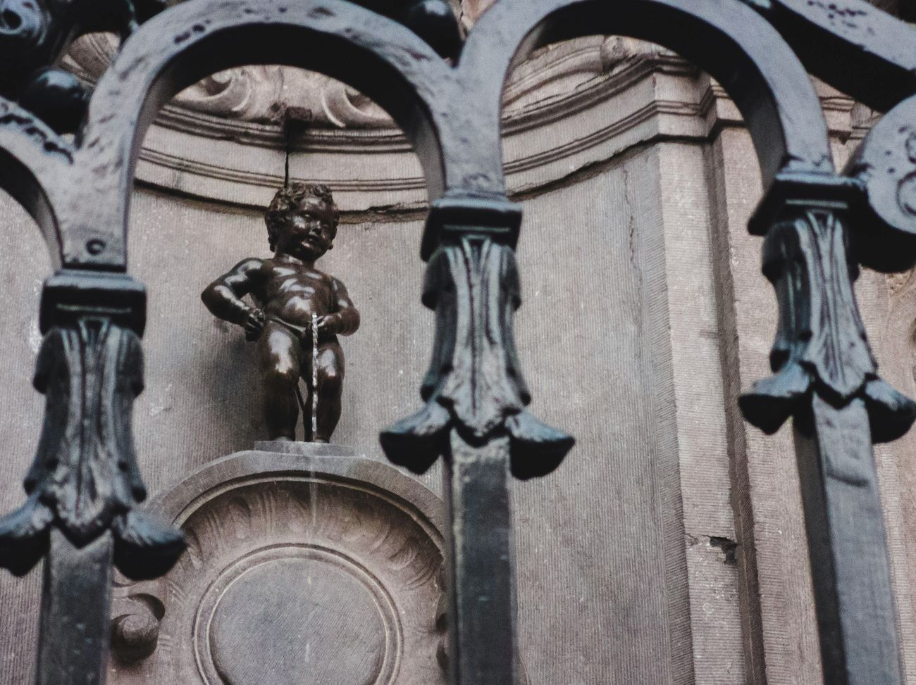 Manneken Pis krijgt een nieuw kostuum