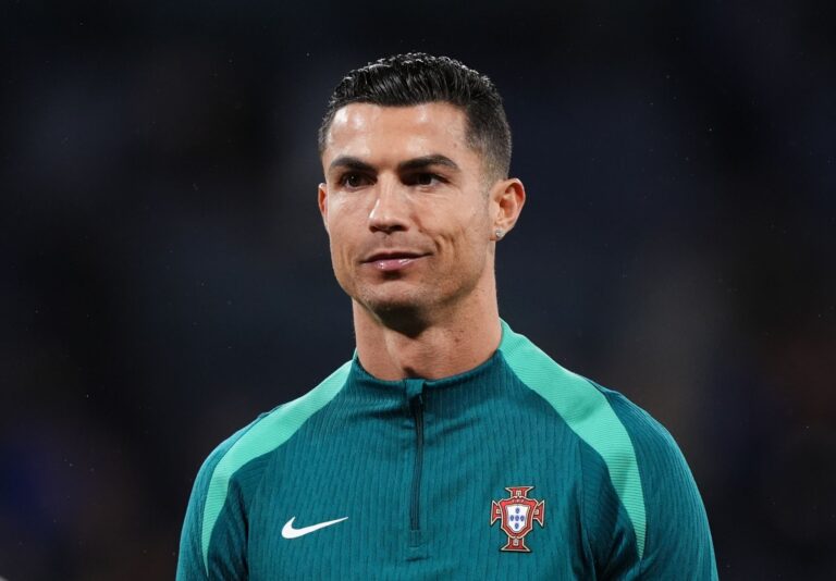 Cristiano Ronaldo officieel miljardair, als eerste voetballer ooit