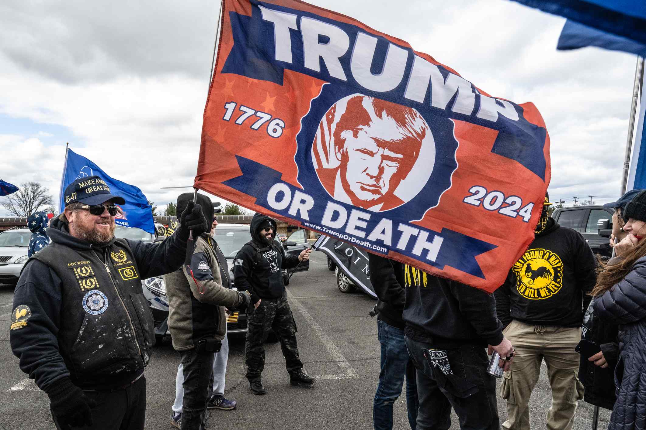 Trump roept op tot doodstraf voor Democraten die zijn gezag ondermijnen