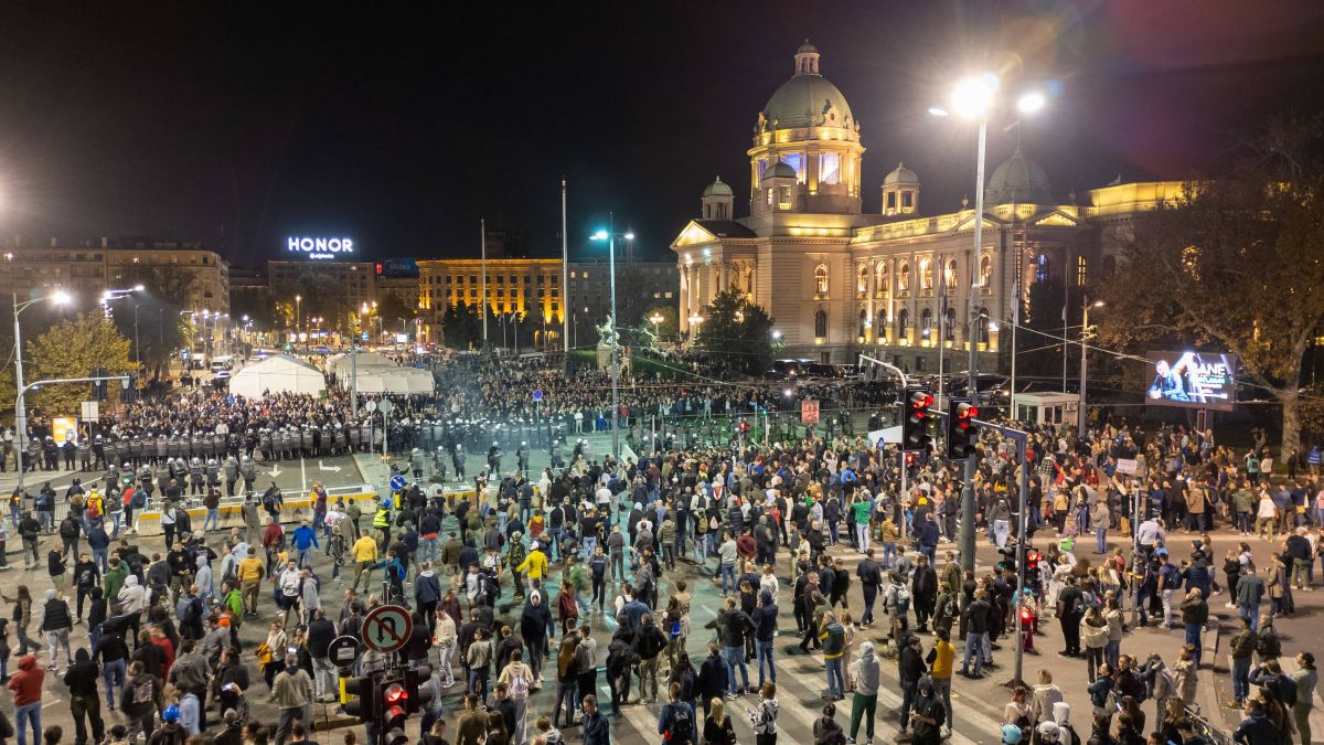 Servië: tienduizenden studenten demonstreren jaar na ongeval in Novi Sad