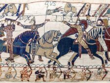 Duitsland geeft Frankrijk twee fragmenten van het Tapijt van Bayeux terug