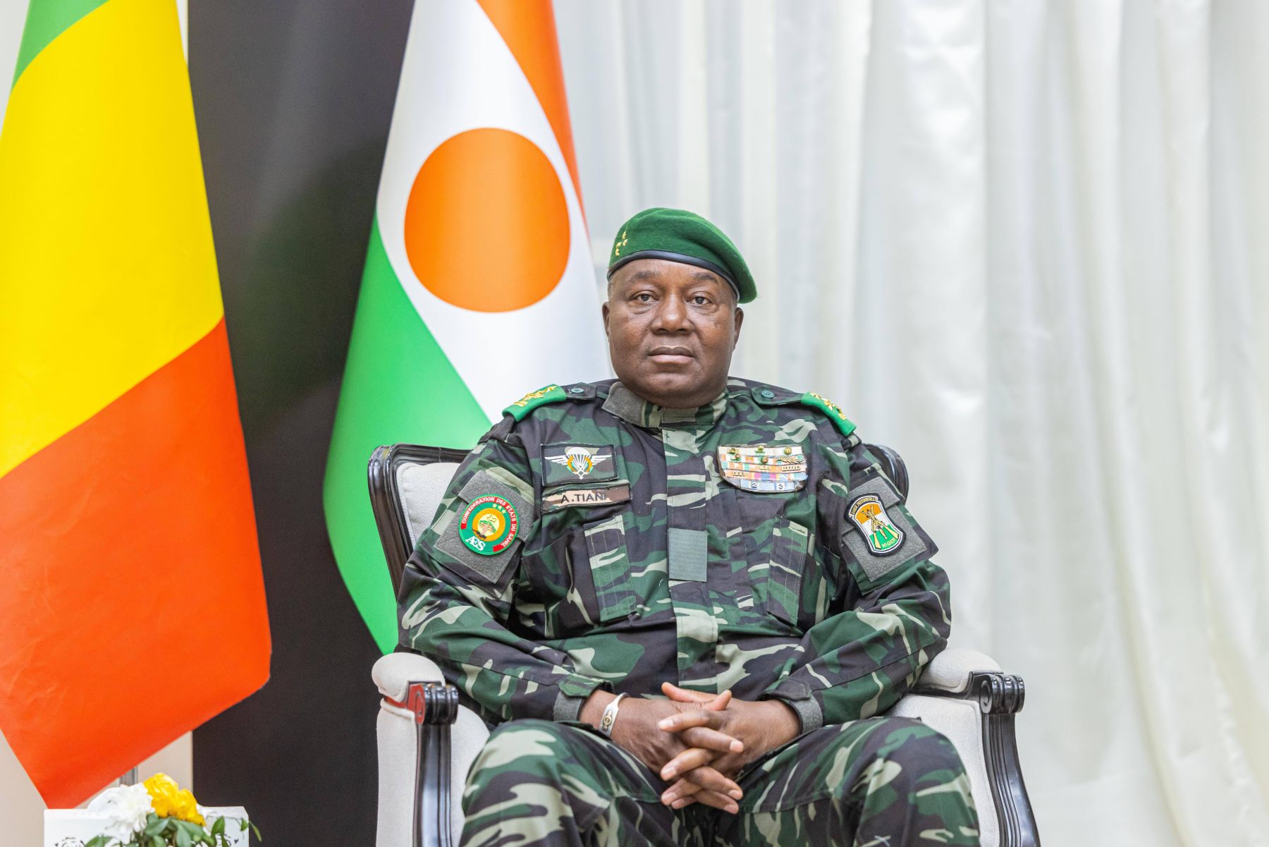 Luchthaven van Niamey onder vuur genomen, Niger wijst naar Frankrijk ANP 545638506