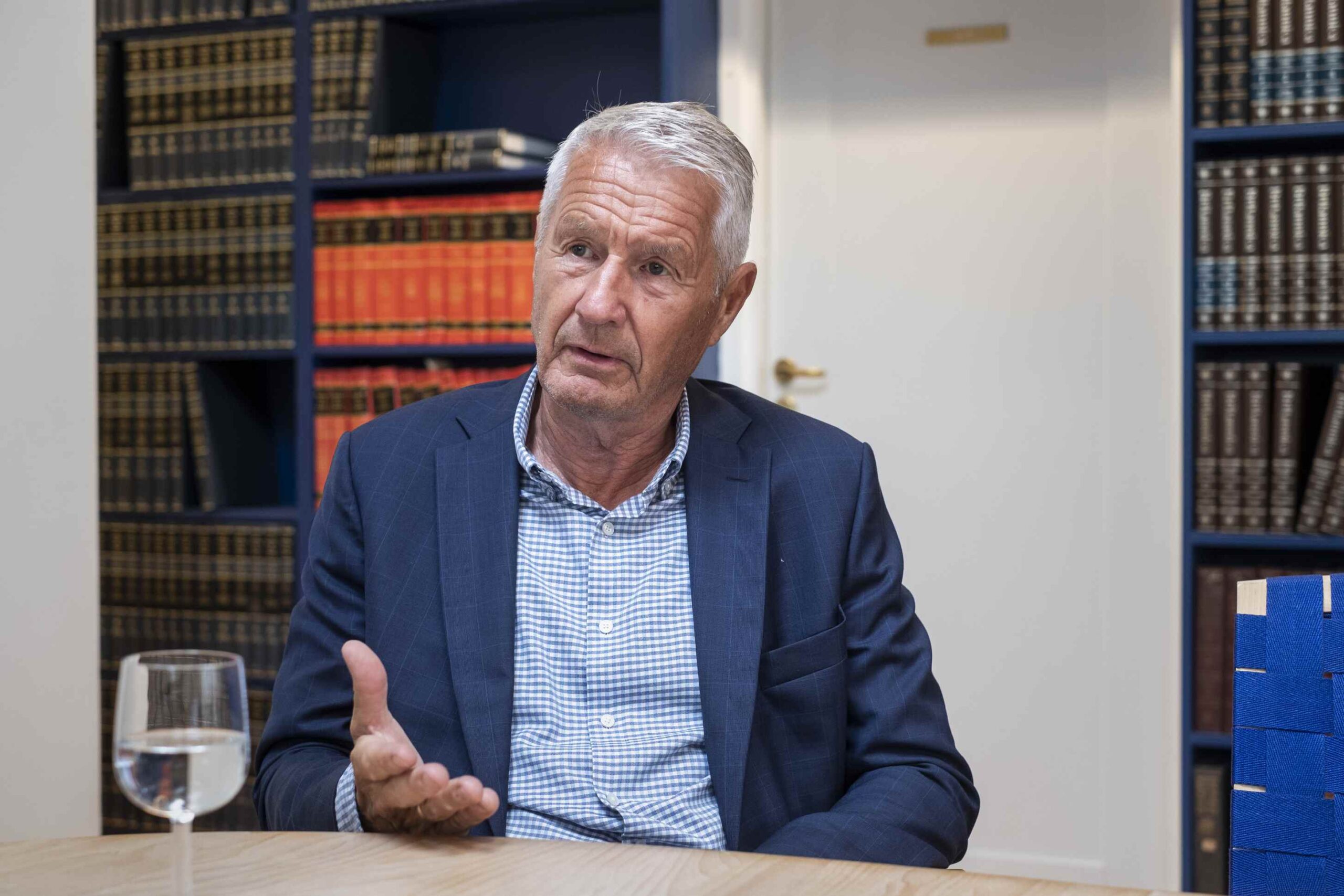 Noorwegen: politie stelt onderzoek in naar ex-premier wegens Epstein-affaire 