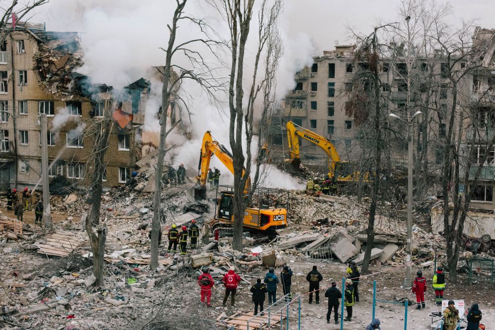 Oekraïne: Russische raket verwoest een gebouw in Charkiv