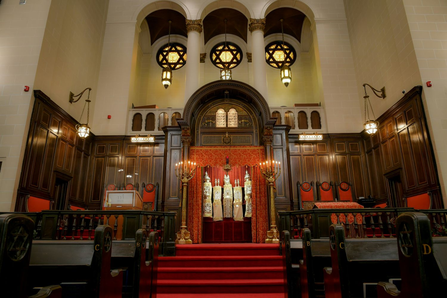 Bom gaat af bij synagoge in Luik, België spreekt van antisemitisme
