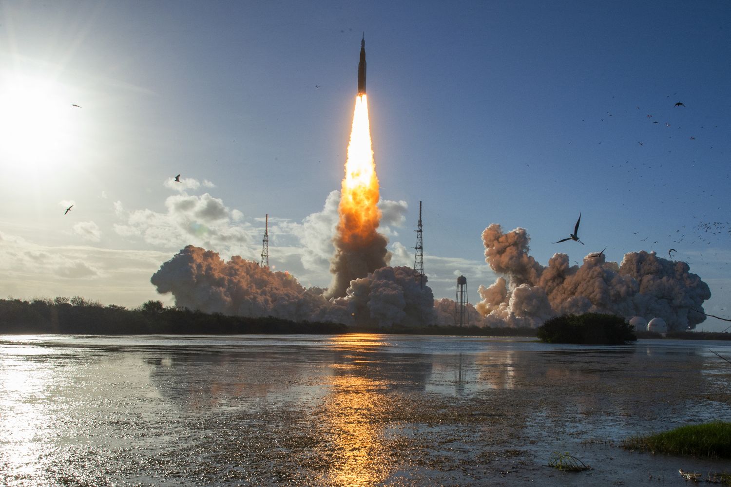 Artemis 2-missie met vier astronauten naar de maan vertrokken