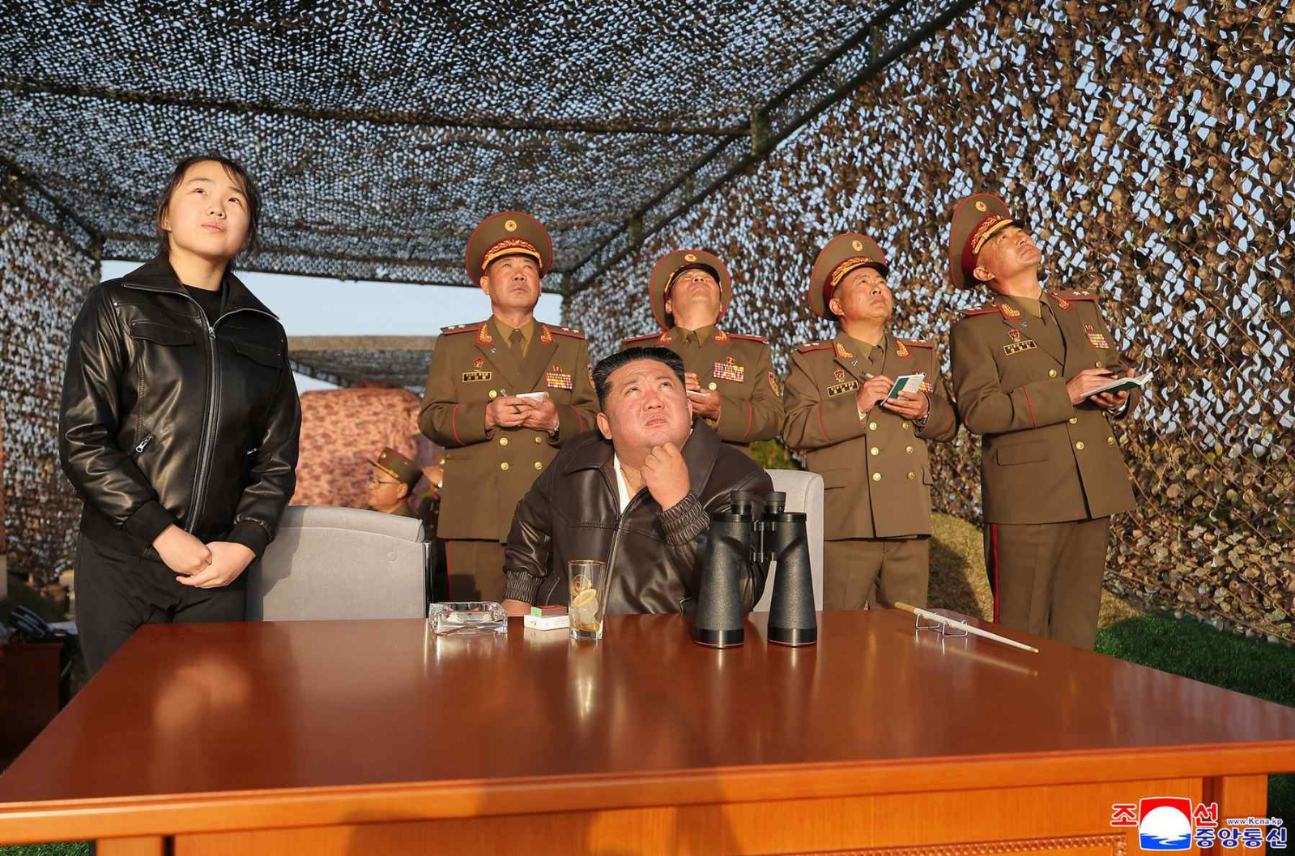 Wereldbeeld: de Kims gaan samen uit