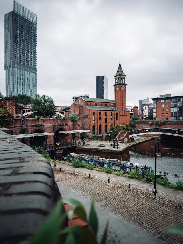 Nieuw ‘dorp’ in Manchester moet dakloosheid doorbreken